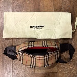 SOLD! Burberry Bumbag - Vintage check canvas